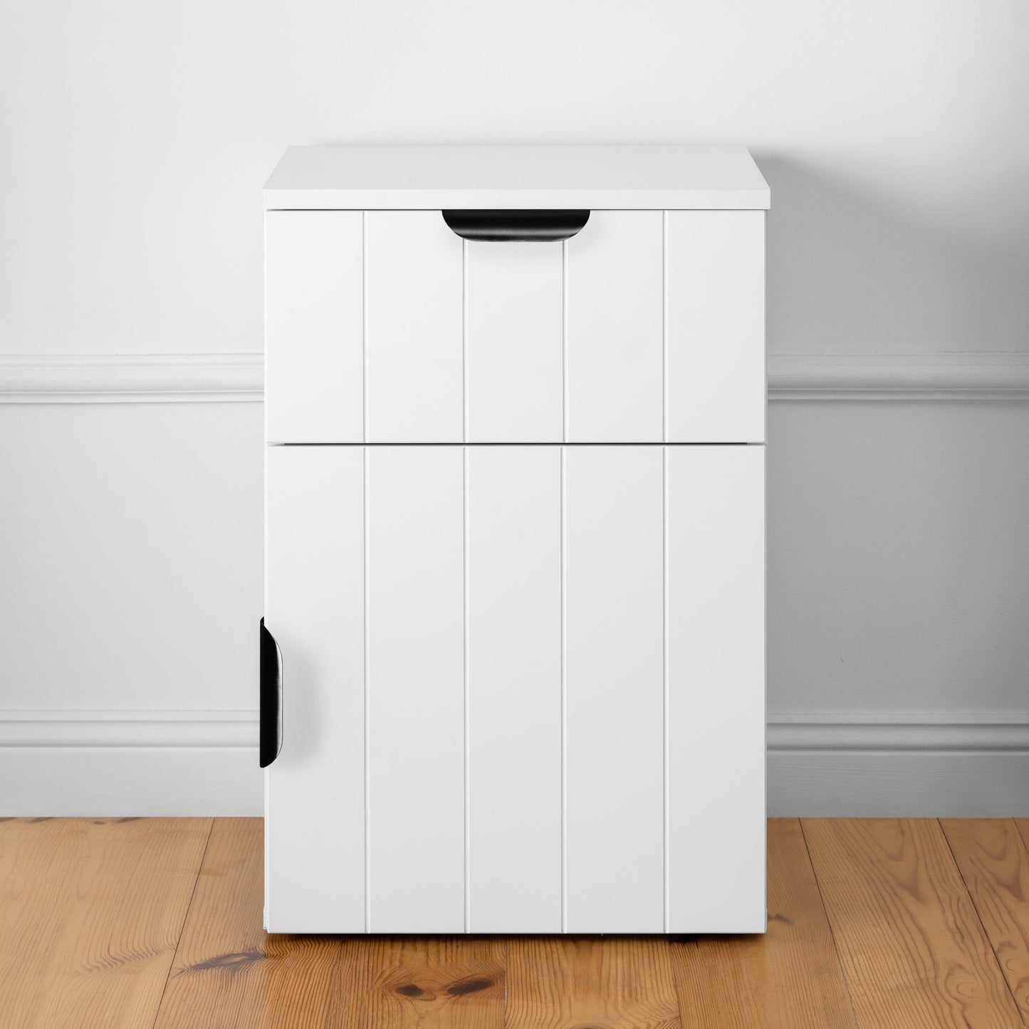 PORTO BEDSIDE TABLE - WHITE - VJ PANEL - PULL BLACK
