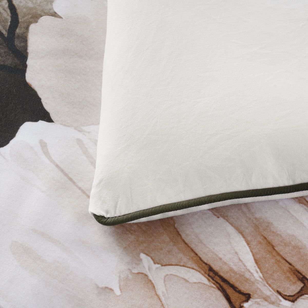 Bianca Somerset White Cotton Sateen Floral Quilt Cover Set Queen