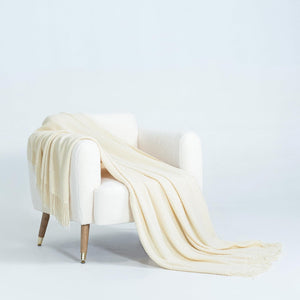 Micro Plush Knitted Woven Throw Blanket - Snow

Indulge in the luxurious warmth and softness of our Micro Plush Knitted Woven Throw Blanket! Made from premium materials, this Snow-colored blanket is perfect for snuggling up on cold nights. Add a touch of cozy comfort to your home with this must-have accessory