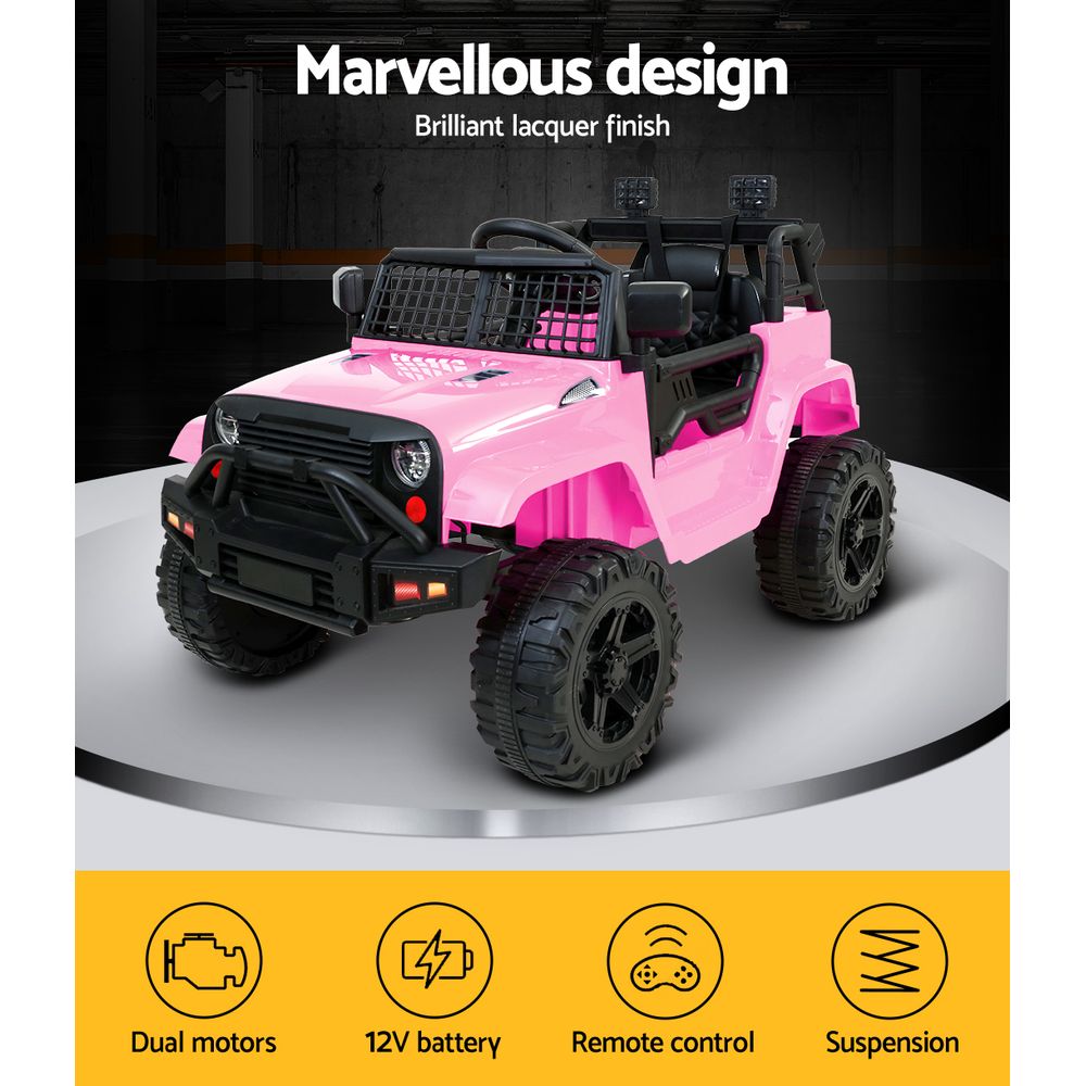 Pink toy off-road vehicle on a white platform with text highlighting features.