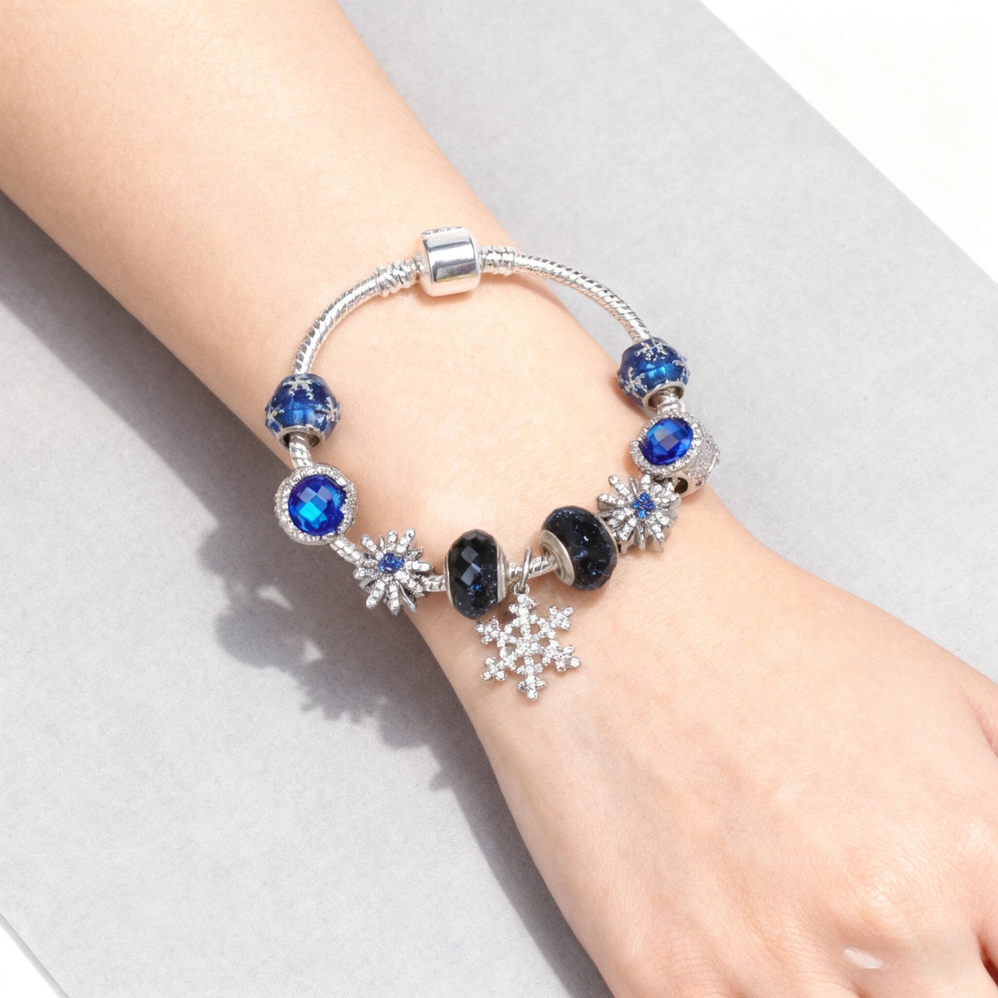 Rhinestone Blue Cat’s Eye Starry Glaze Beads Bracelet with Snowflake Pendant(19cm)