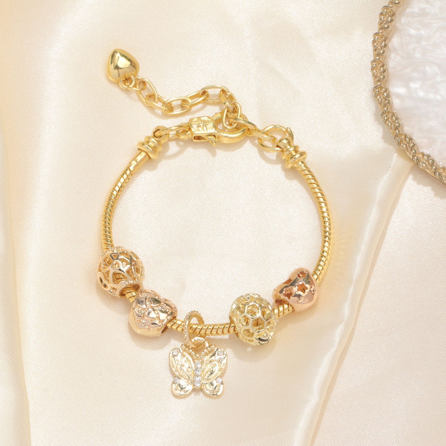 Hollow Beads Butterfly Heart Charm Bracele(yellow,19cm)