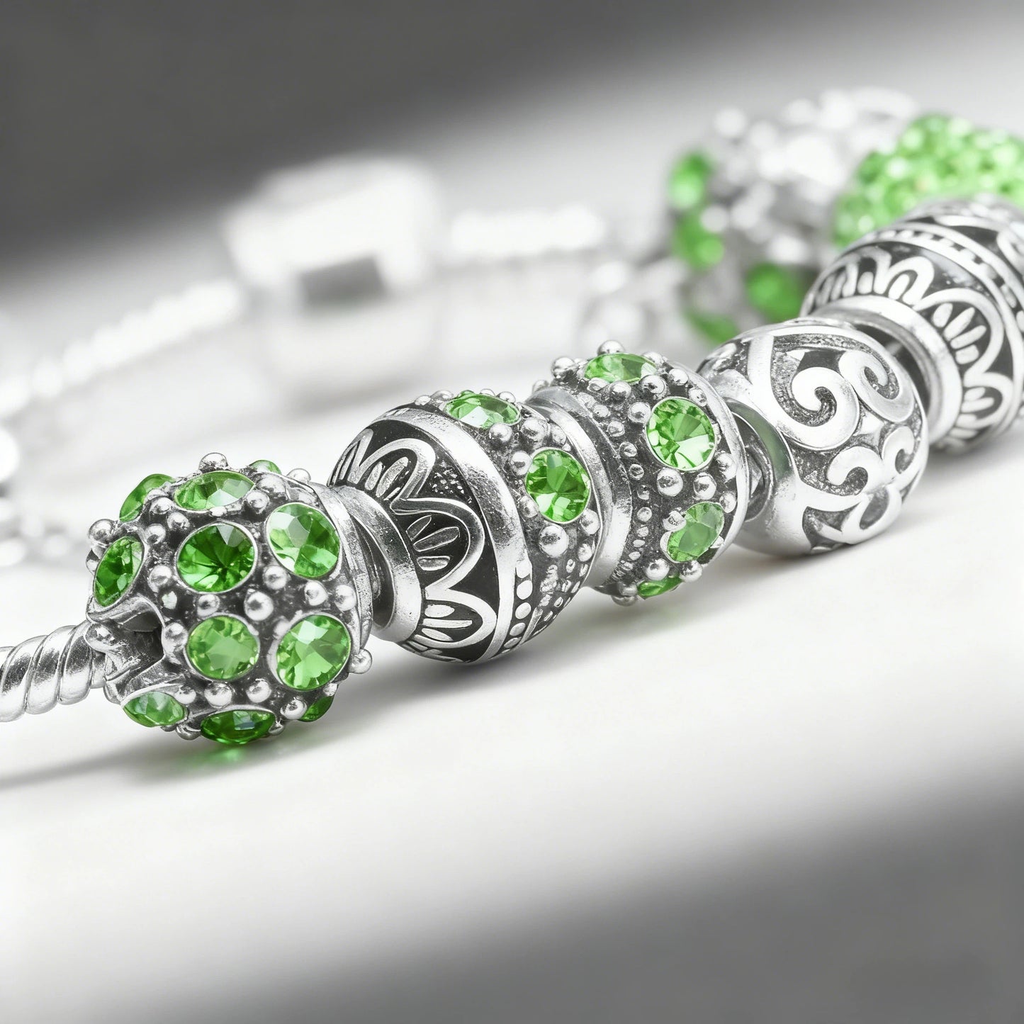 Women’s Vintage Silver-Plated Charm Bracelet - Crystal-Embedded Hollow Carved Multi-Bead Fashion Jewelry(green-17cm)
