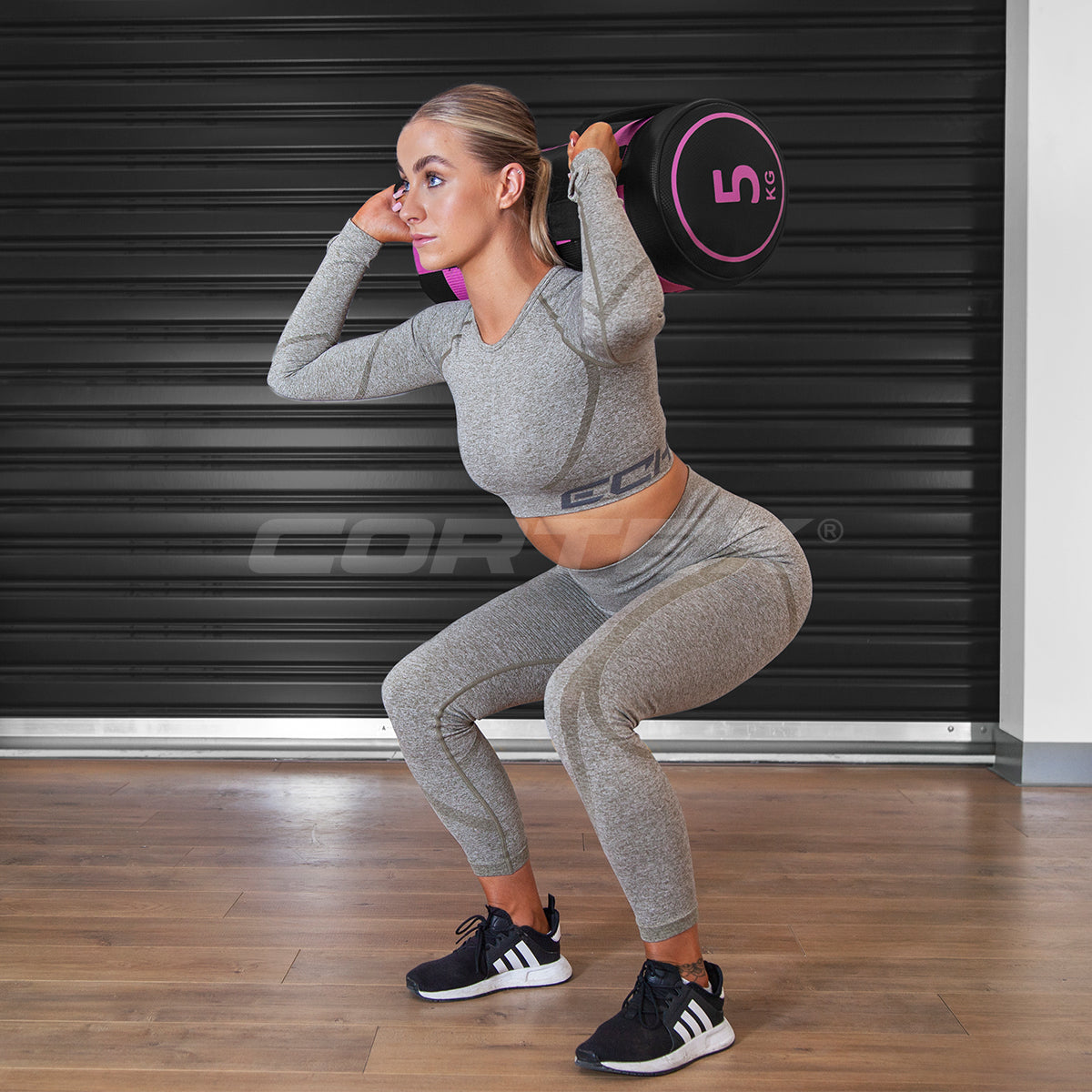 CORTEX &nbsp;25kg Power Bag

The CORTEX 25kg Power Bag is designed for dynamic and functional strength training. Its heavy-duty construction and versatile weight options make it an ideal choice for athletes and fitness enthusiasts looking to improve their power, speed, and overall performance. With its durable handle and sand-filled interior, this power bag offers a challenging and effective workout for any level of fitness.