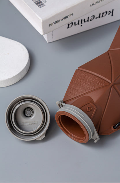 White and Grey Cup Lid Ultimate Foldable Silicone Water Bottle - Lightweight Leakproof Travel & Sports Hydration - 700ml